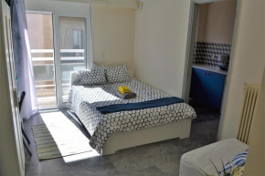 A-04. Renovated 2019. Great studio.ACROPOLIS views